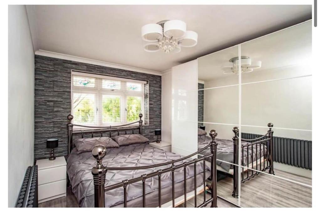 2 Bed - Walking Distance To Harry Potter Studio Watford  Exterior foto